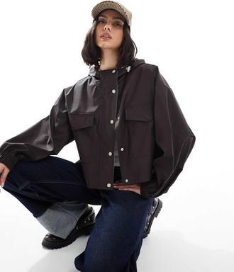 Asos Giacca corta impermeabile marrone con cappuccio e fodera a contrasto