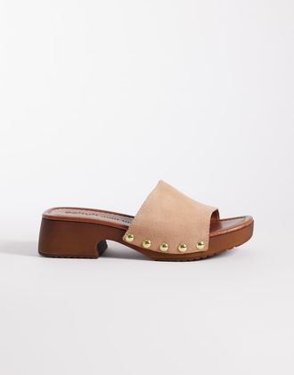 schuh Verity - Zoccoli in camoscio beige con tacco e borchie-Neutro