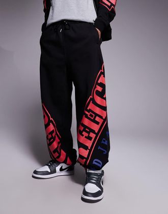 True Religion Joggers neri con coulisse e logo in coordinato-Nero