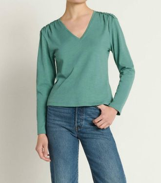Nation Ltd Womens Remi V Neck Top In Sagebrus