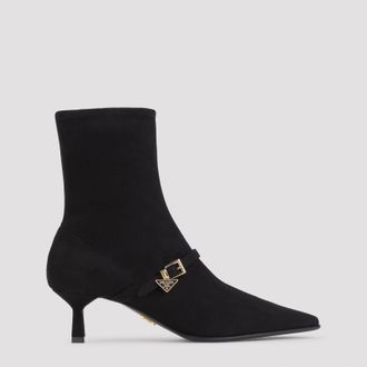 Prada su&egrave;de laarsje