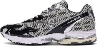 Mizuno Wave Rider 10 Flame Wave One Block Down Onyx D1GD232703