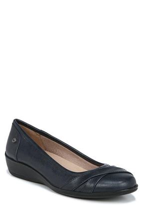 Life Stride Loyal Wedge Flat in Navy at Nordstrom, Size 6.5