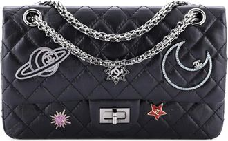 Chanel Space Charms Reissue 2.55 Flap Bag Quilted Aged Calfskin 225 shoulder bag - Zwart