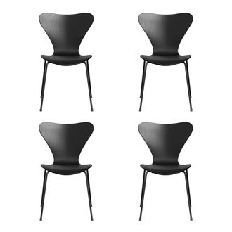 Fritz Hansen Serie 7 Stuhl, Monochrom, schwarz / Esche schwarz gef&auml;rbt (4er-Set)