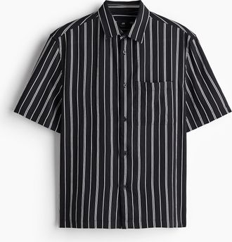 H&M Kurzarmhemd in Regular Fit - Schwarz