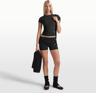Nike Womens SKIMS Ribbed Seamless Short-Sleeve Top in Black | SSSSL9718W-OAR