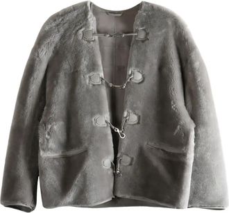 Toteme toggle-fastening shearling jacket - Grijs