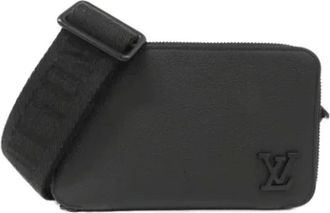 Louis Vuitton Pre-owned Cross Body Bags, female, Black, Size: ONE SIZE Pre-owned Fur louis-vuitton-bags