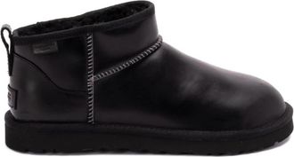 UGG Classic Ultra Mini Leren Regen Enkelboots - Heren - Winterlaarzen - Zwart - 45 EU - Wol - Schoenen
