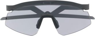 Oakley logo-print tinted sunglasses - men - Acetate - One Size - Black