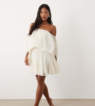 Asos Petite ASOS DESIGN Petite - Vestito corto sblusato con maniche con spacco e gonna godet voluminosa color crema-Multi