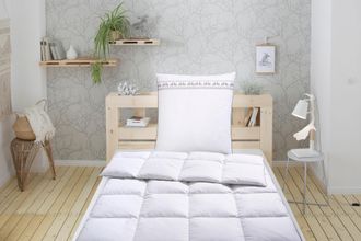 Älgdröm Federbettdecke + Kopfkissen »Forsakar, Bettdecke 135x200 cm, 155x220 cm, Sommer, Winter« 2-tlg., Set mit Kissen 80x80 cm, Made in Germany