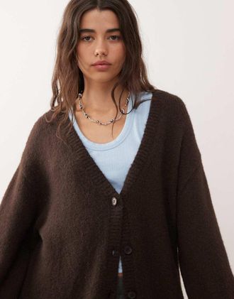 Monki Cardigan oversize in maglia soffice marrone cioccolato - In esclusiva per ASOS