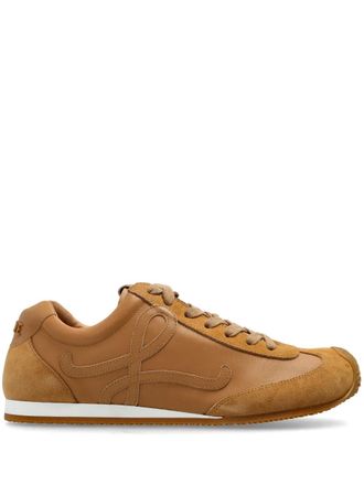 Loewe Sneakers met logopatch - Bruin