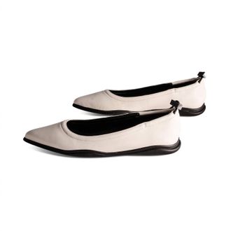 Vince Camuto Womens Bendreta Ballet Flat In Coconut Cream