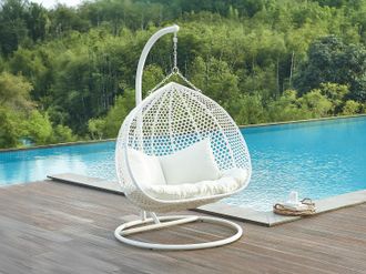 Vente-Unique Poltrona sospesa 2 posti in resina intrecciata Bianco e cuscino Beige - VAHINA di MYLIA