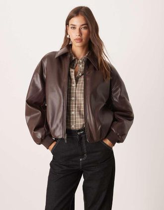 Abercrombie & Fitch Giacca bomber in pelle sintetica marrone con fondo a palloncino