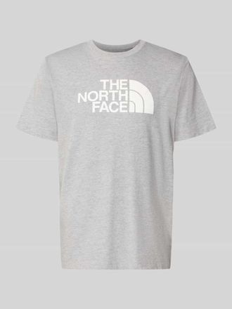 The North Face Regular Fit T-Shirt mit Logo-Print Modell Evolution in Hellgrau, Gr&ouml;&szlig;e XXL