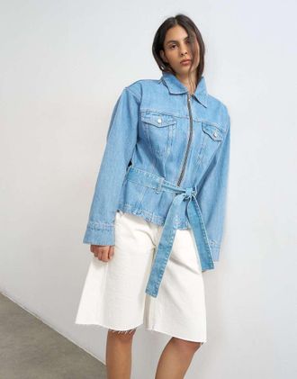 Topshop Giacca in denim candeggiata con spalline imbottite-Blu