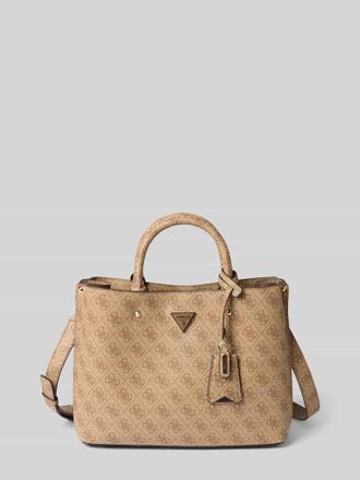 Guess Handtasche mit Allover-Label-Print Modell MERIDIAN II in Cognac, Gr&ouml;&szlig;e 1