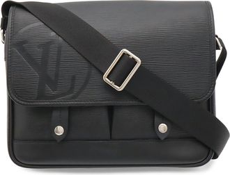 Louis Vuitton Noir Epi Leather Messenger Bag Shoulder Bag (Pre-Owned)