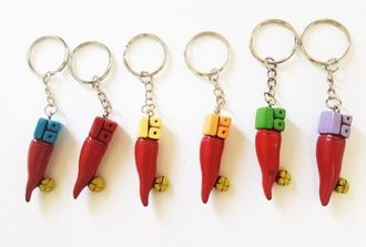 Trade Shop Trade Shop - 12 Pezzi Bomboniera Corno Portafortuna 18 A&ntilde;os Compleania Ceramica Portachiavi