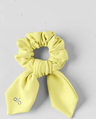 Alo | Airlift Rhythm Scrunchieshine in Sun Yellow