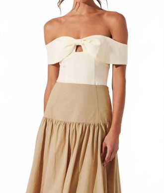 Astr Off The Shoulder Bow Top In Off White