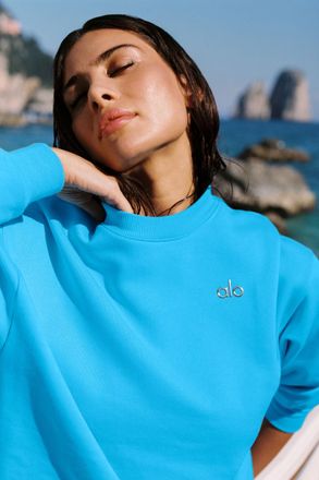 Alo | Accolade Crewneck Neck Pullover Top in Azure Blue, Size: Medium