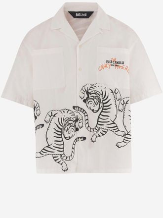 Just Cavalli Camisa de algod&oacute;n con estampado de tigre y logo de Just Cavalli