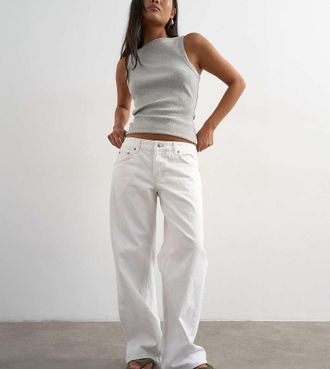 Topshop Petite Ember - Jeans dritti a vita bassa bianchi-Bianco
