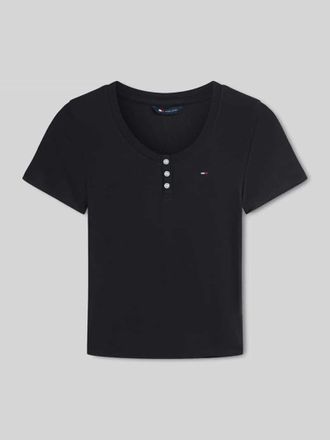 Tommy Jeans Slim Fit T-Shirt aus Baumwoll-Mix mit Henley-Ausschnitt in Black, Gr&ouml;&szlig;e XL