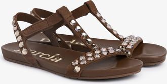 Pedro Garcia Flat sandal in brown suede and crystals | Jela| Spring Summer 26 | Pedro Garc&iacute;a