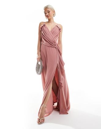 Tfnc Vestito lungo da damigella in chiffon color rosa polvere con parte anteriore a portafoglio, volant e spacco