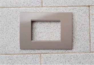 Trade Shop Trade Shop - Placca Placche Placchete Compatibili Living Light In Abs 3 4 7 Posti Colorate - Tortora