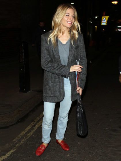 Con questo semplice trucchetto puoi rendere il tuo look degno di nota in meno di 1 minuto