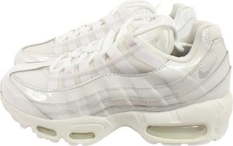 Nike Air Max 95 - Dames - Hardloopschoenen - Wit - 35 1/2 EU - Leer - Fitness