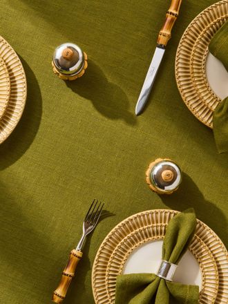 Volga Linen Linen Round Tablecloth (110in/2.8m)