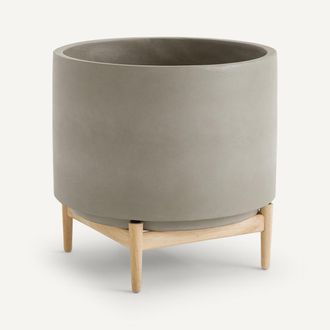 AM.PM Bloempot op poot in hevea, H45cm, Florian