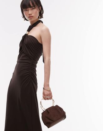 & Other Stories Vestito lungo allacciato al collo in jersey marrone con clip in metallo al collo