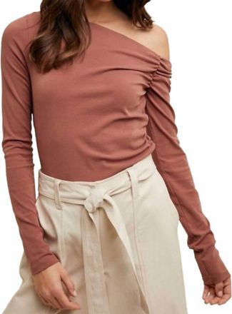 Wishlist Asymmetrical Neck Ribbed Knit Top In Clay