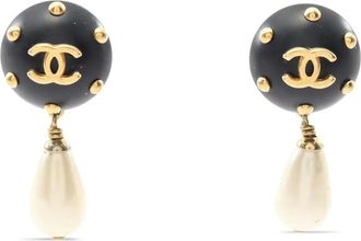 Chanel 1986-1988 logo faux-pearl clip-on earrings - Black