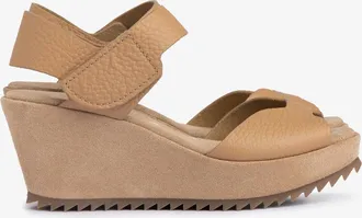 Pedro Garcia Comfort wedge in white suede | Fama | SS25