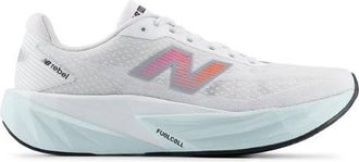 New Balance Hombre FuelCell Rebel v5 en Blanco/Rosa/Azul, Talla 40.5