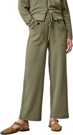 Lilla P Patch Pocket Straight Leg Pant In Matcha