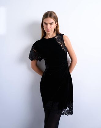Topshop Vestito corto in velluto nero con inserto in pizzo e spallina ampia