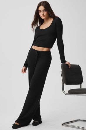 Alo | Sweater Knit Mid-Rise Unwind Wide Leg Pants Top in Black, Size: Medium