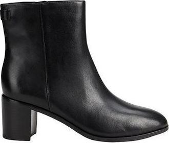 Ralph Lauren CASSIE BURNISHED LEATHER BOOTIE