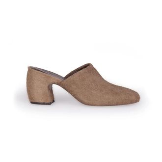 Cortana Mule van geborsteld su&egrave;de met maanvormige hak - Dames - Muiltjes - Bruin - 39 EU - Su&egrave;de - Schoenen